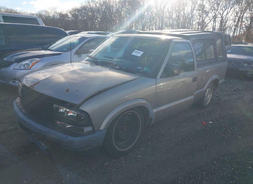 Photo 2 of 1998 Chevrolet S-10 FLEETSIDE (VIN 1GCCS1448WK257172)