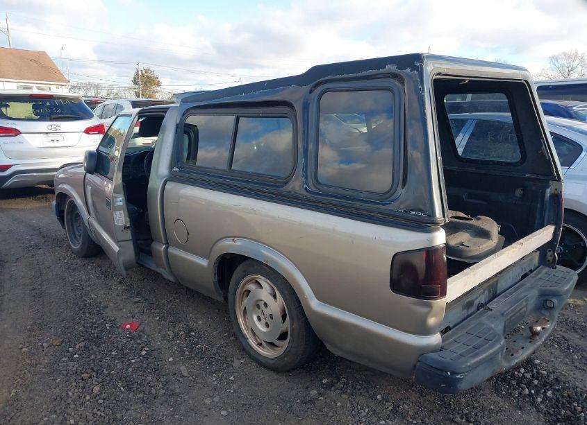 Photo 3 of 1998 Chevrolet S-10 FLEETSIDE (VIN 1GCCS1448WK257172)