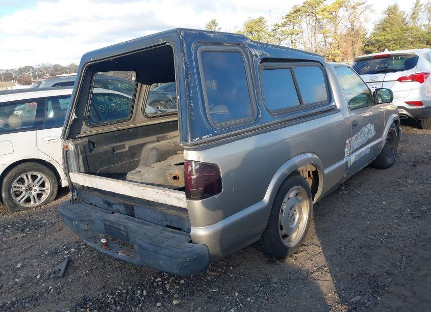 Photo 4 of 1998 Chevrolet S-10 FLEETSIDE (VIN 1GCCS1448WK257172)