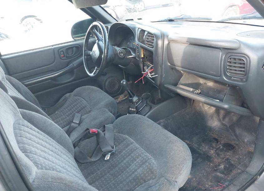 Photo 5 of 1998 Chevrolet S-10 FLEETSIDE (VIN 1GCCS1448WK257172)