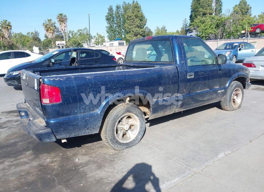 Photo 4 of 1999 Chevrolet S-10 LS (VIN 1GCCS1448XK174388)