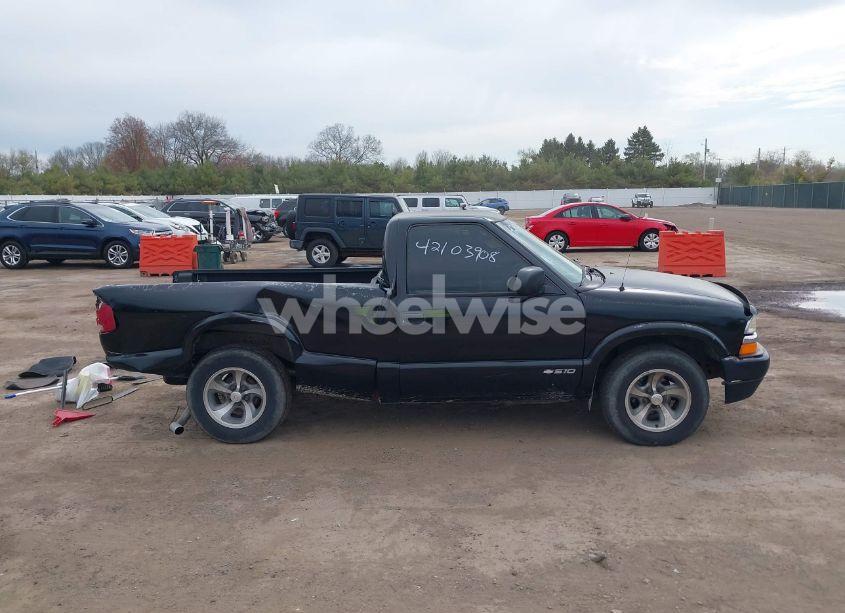 Photo 13 of 1999 Chevrolet S-10 (VIN 1GCCS1448XK236761)