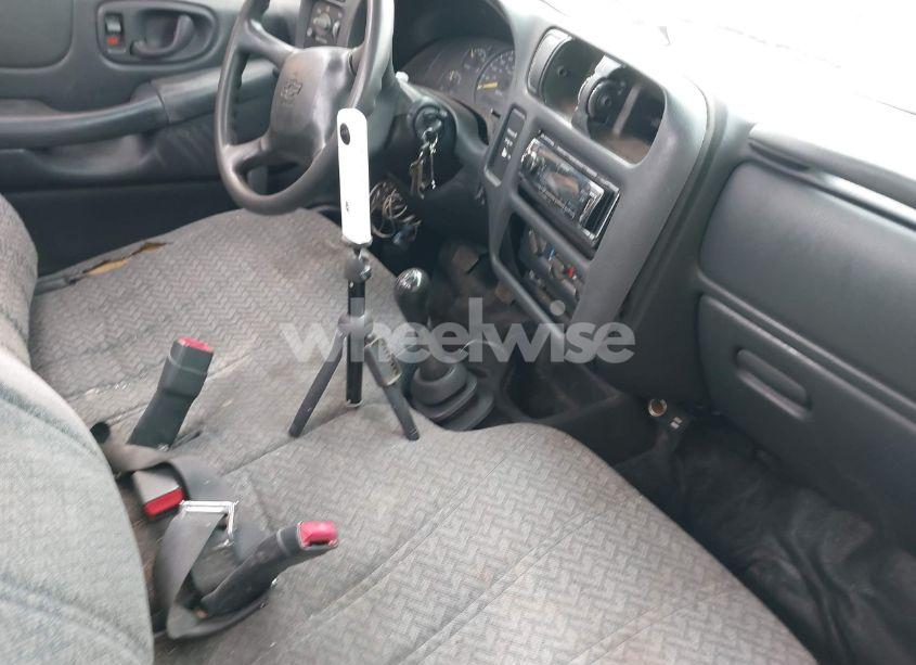 Photo 5 of 1999 Chevrolet S-10 (VIN 1GCCS1448XK236761)