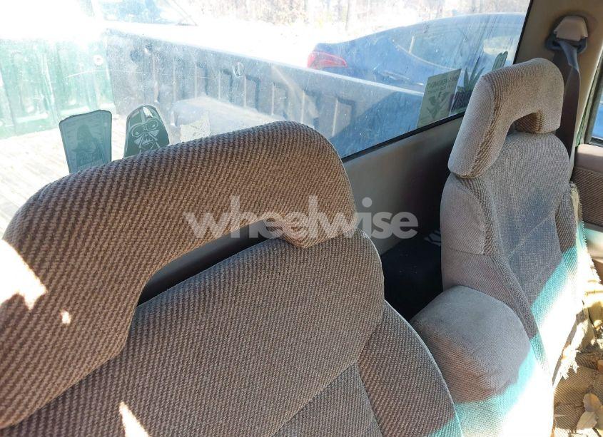 Photo 8 of 1997 Chevrolet S-10 LS FLEETSIDE (VIN 1GCCS1449VK130252)