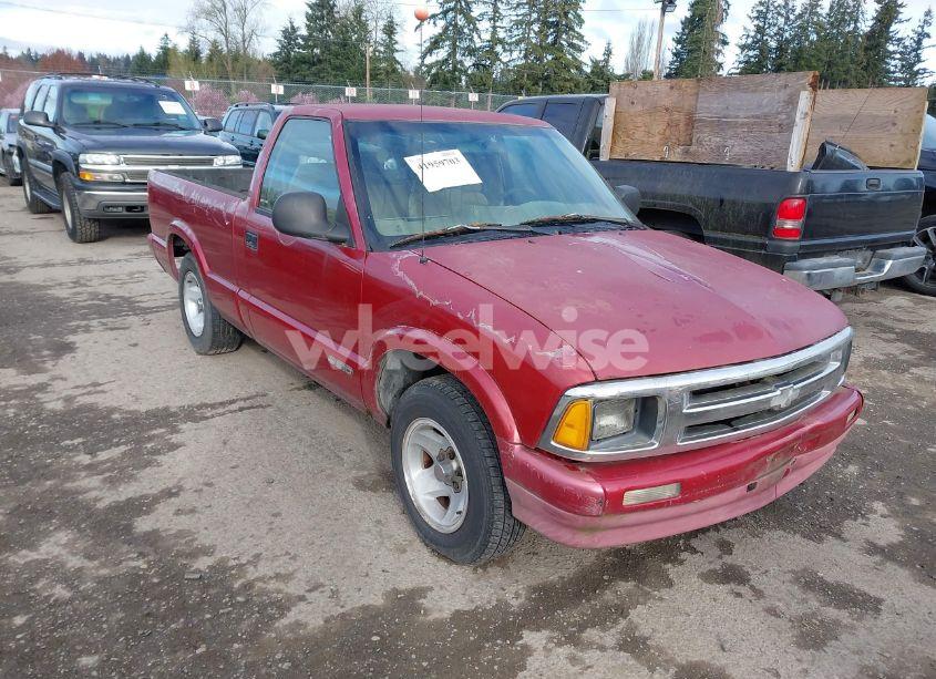 1997 Chevrolet S-10 LS FLEETSIDE (VIN 1GCCS1449VK204088) main photo