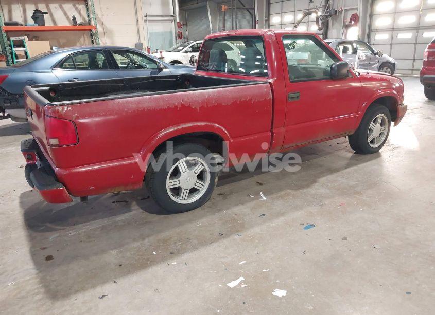 Photo 4 of 1999 Chevrolet S-10 LS (VIN 1GCCS1449XK163562)