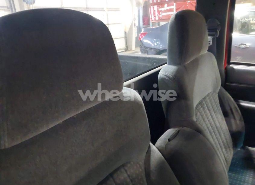 Photo 8 of 1999 Chevrolet S-10 LS (VIN 1GCCS1449XK163562)