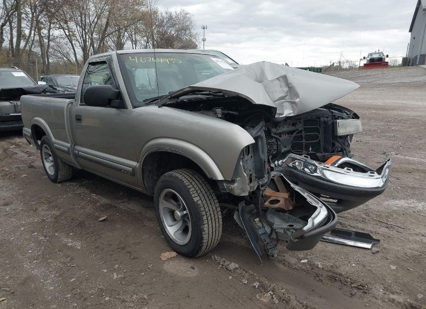 1999 Chevrolet S-10 LS (VIN 1GCCS1449XK199901) main photo