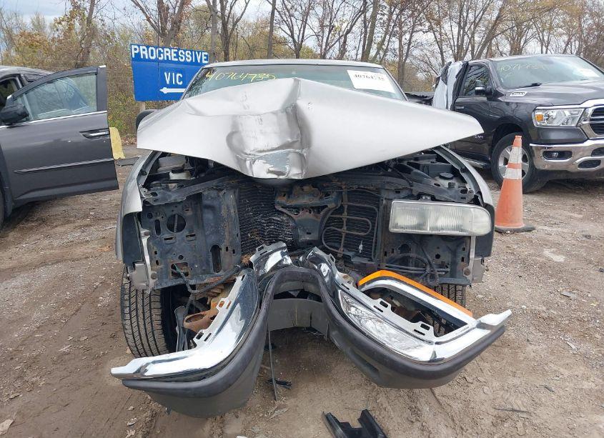 Photo 12 of 1999 Chevrolet S-10 LS (VIN 1GCCS1449XK199901)