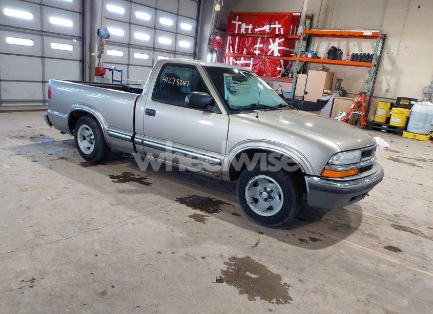 2000 Chevrolet S-10 LS (VIN 1GCCS1449YK187118) main photo