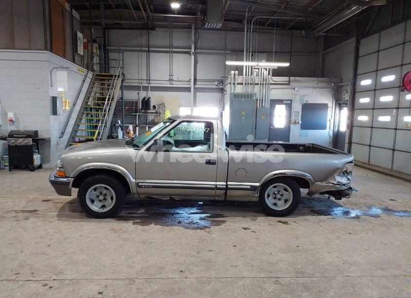 Photo 14 of 2000 Chevrolet S-10 LS (VIN 1GCCS1449YK187118)