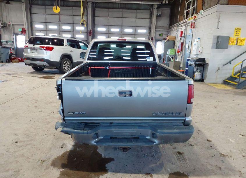 Photo 16 of 2000 Chevrolet S-10 LS (VIN 1GCCS1449YK187118)