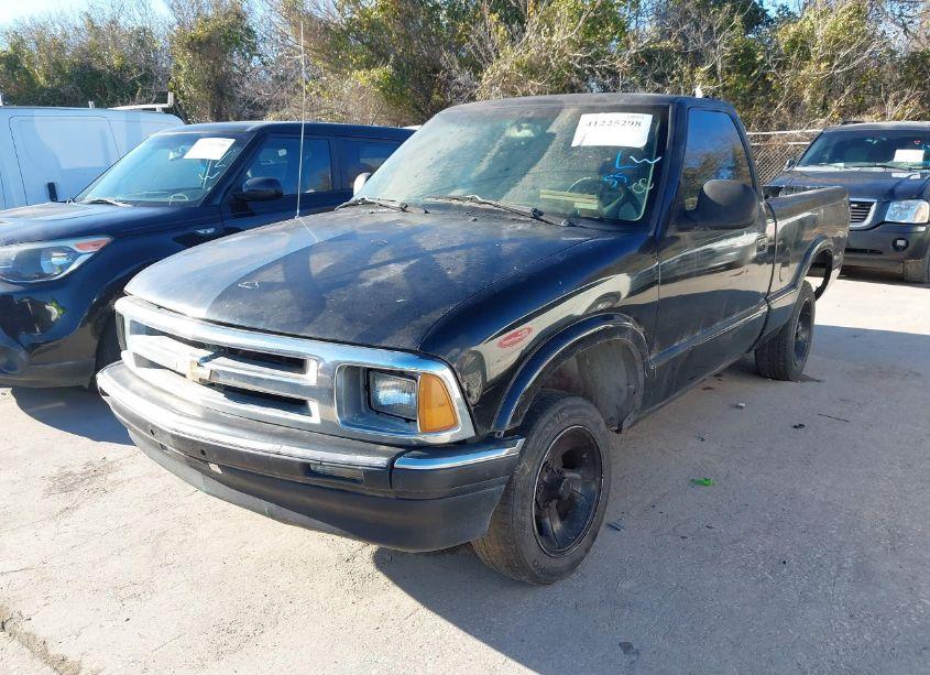 Photo 2 of 1996 Chevrolet S TRUCK S10 (VIN 1GCCS144XTK138471)