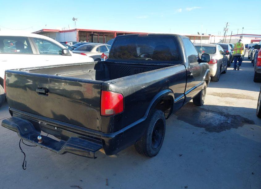 Photo 4 of 1996 Chevrolet S TRUCK S10 (VIN 1GCCS144XTK138471)