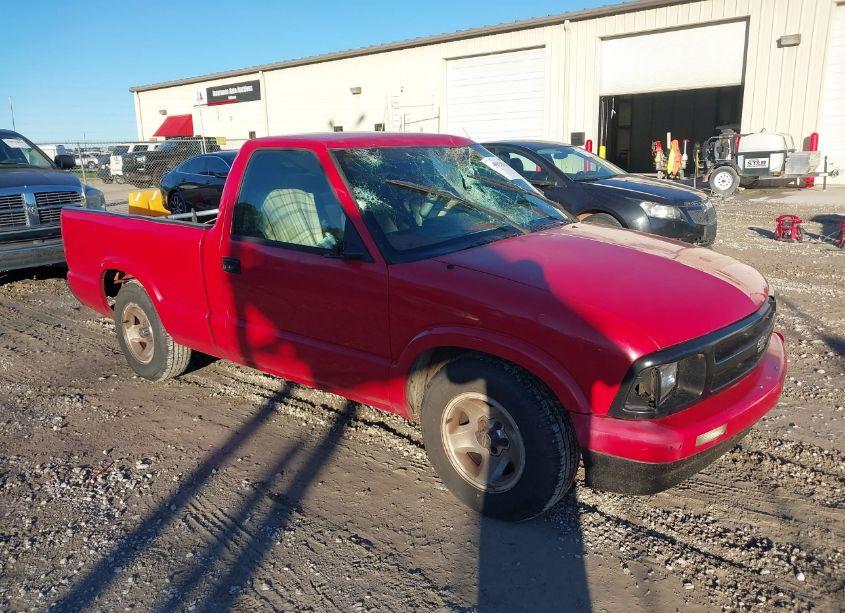 1997 Chevrolet S-10 LS FLEETSIDE (VIN 1GCCS144XV8208079) main photo