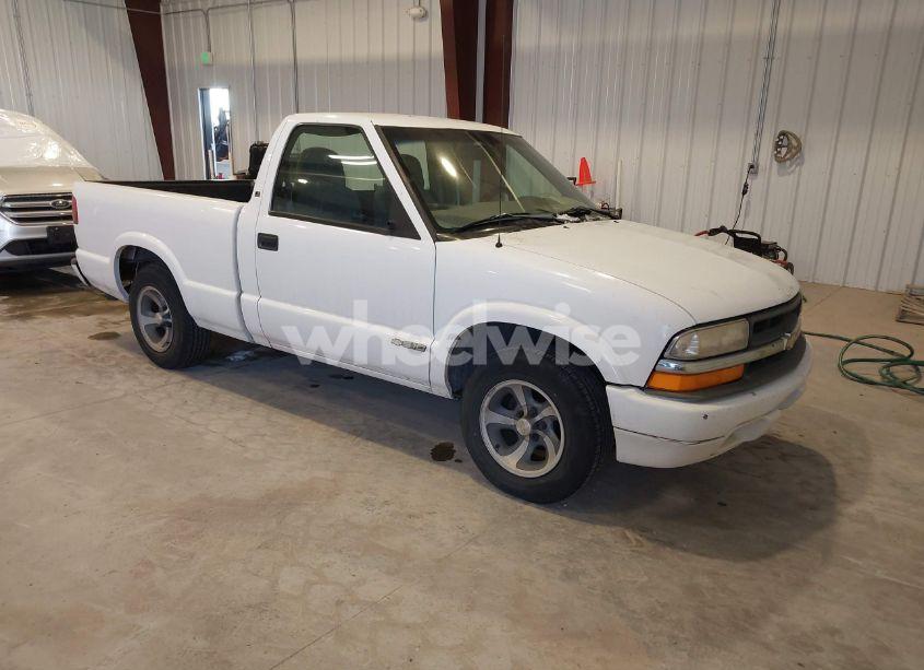 1998 Chevrolet S-10 LS FLEETSIDE (VIN 1GCCS144XW8121669) main photo