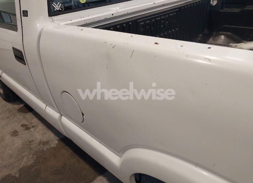 Photo 13 of 1998 Chevrolet S-10 LS FLEETSIDE (VIN 1GCCS144XW8121669)