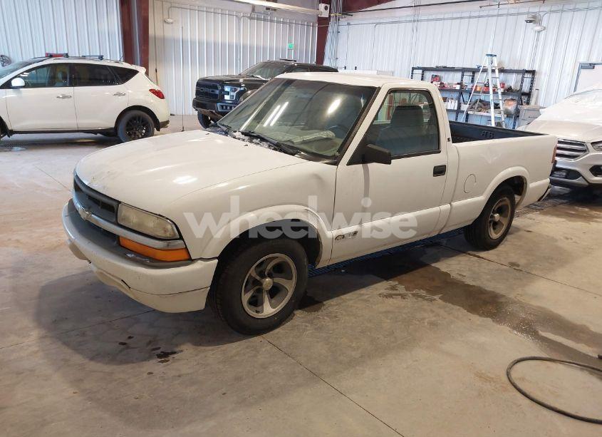Photo 2 of 1998 Chevrolet S-10 LS FLEETSIDE (VIN 1GCCS144XW8121669)