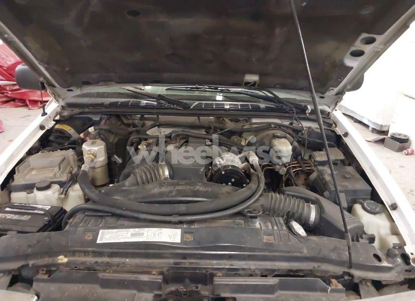 Photo 10 of 2000 Chevrolet S-10 LS (VIN 1GCCS144XYK137103)