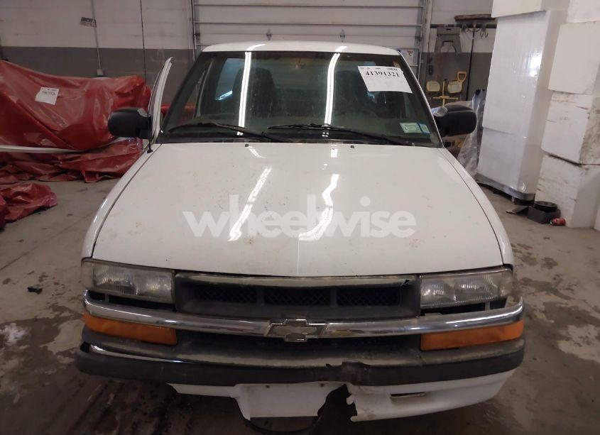 Photo 13 of 2000 Chevrolet S-10 LS (VIN 1GCCS144XYK137103)