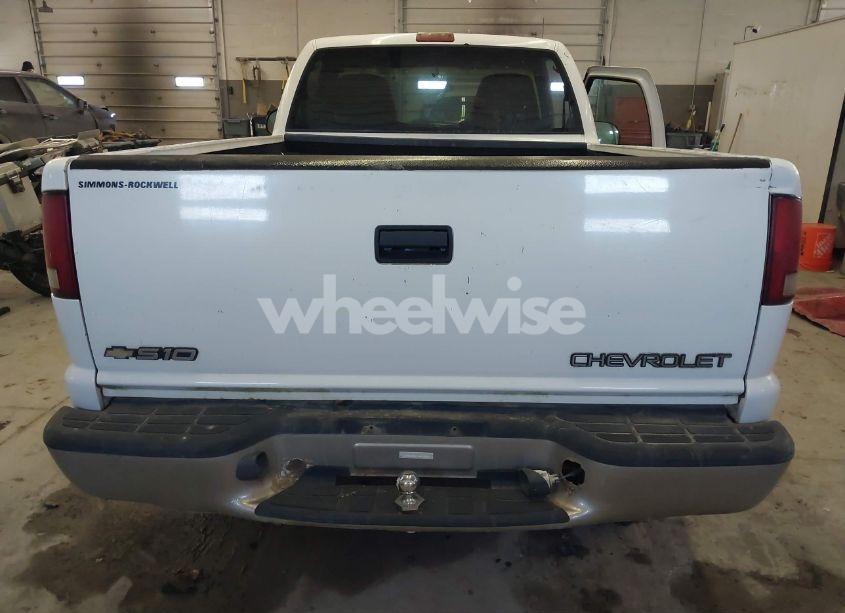 Photo 17 of 2000 Chevrolet S-10 LS (VIN 1GCCS144XYK137103)