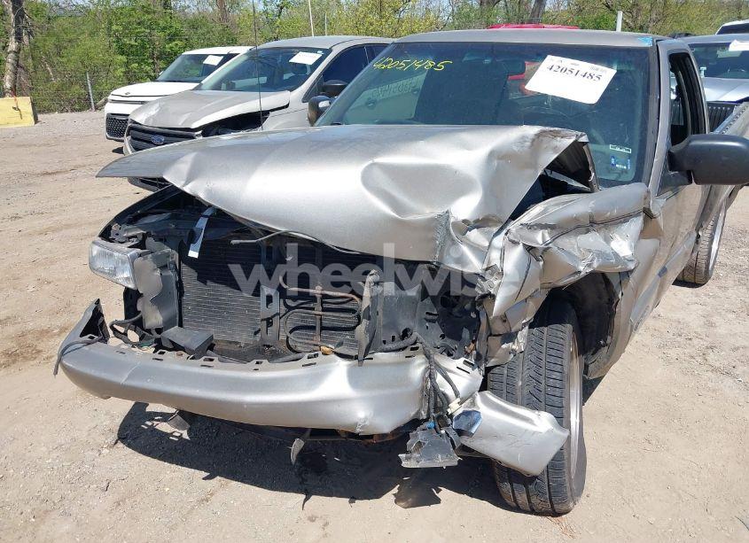 Photo 6 of 2001 Chevrolet S-10 LS (VIN 1GCCS14501K114427)