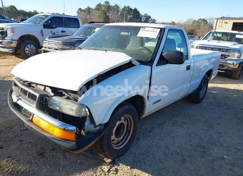 Photo 2 of 2002 Chevrolet S-10 (VIN 1GCCS145128108876)