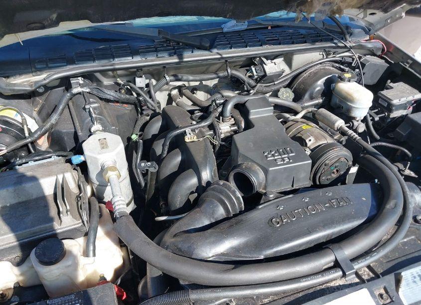 Photo 10 of 2002 Chevrolet S-10 LS (VIN 1GCCS145128164736)