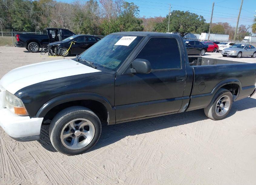 Photo 6 of 2002 Chevrolet S-10 LS (VIN 1GCCS145128164736)