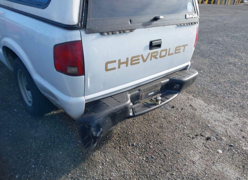 Photo 13 of 2002 Chevrolet S-10 (VIN 1GCCS145128203499)