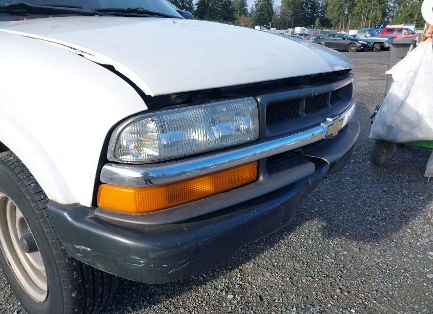 Photo 15 of 2002 Chevrolet S-10 (VIN 1GCCS145128203499)