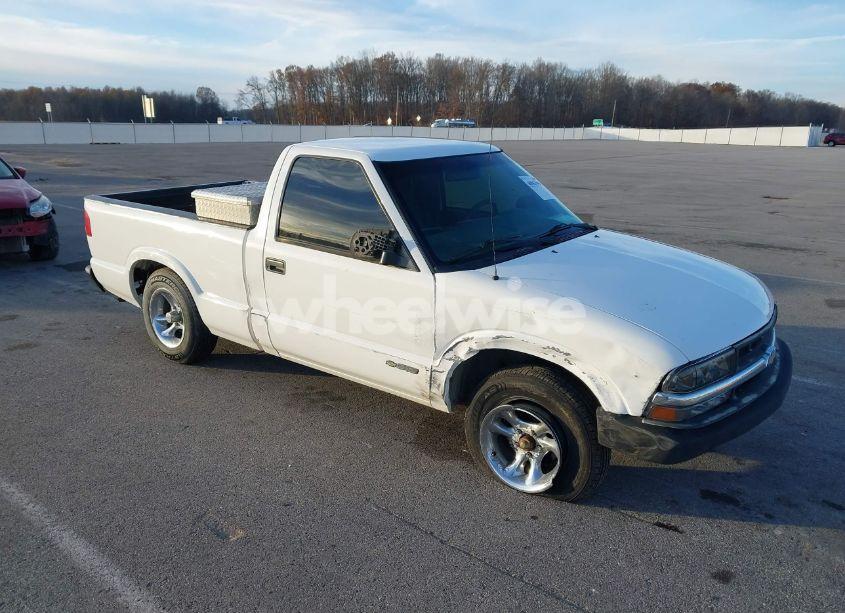 2002 Chevrolet S-10 (VIN 1GCCS145128263847) main photo