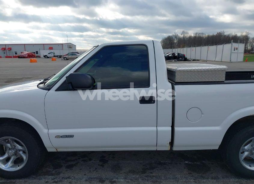 Photo 14 of 2002 Chevrolet S-10 (VIN 1GCCS145128263847)