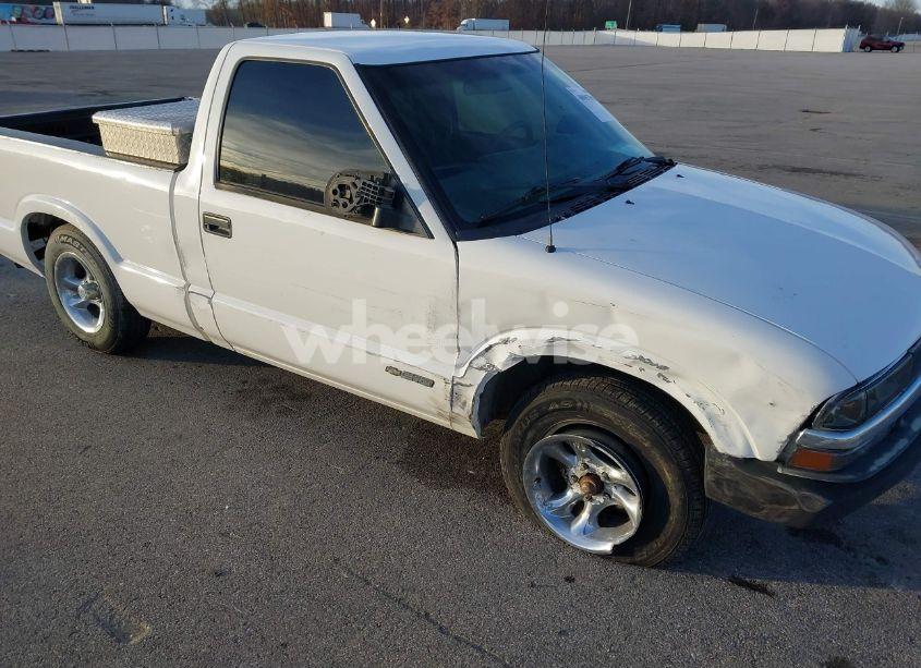 Photo 17 of 2002 Chevrolet S-10 (VIN 1GCCS145128263847)