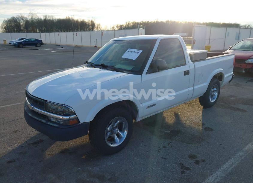Photo 2 of 2002 Chevrolet S-10 (VIN 1GCCS145128263847)