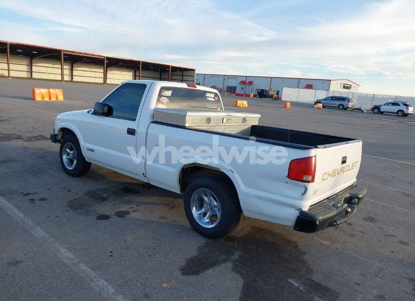Photo 3 of 2002 Chevrolet S-10 (VIN 1GCCS145128263847)