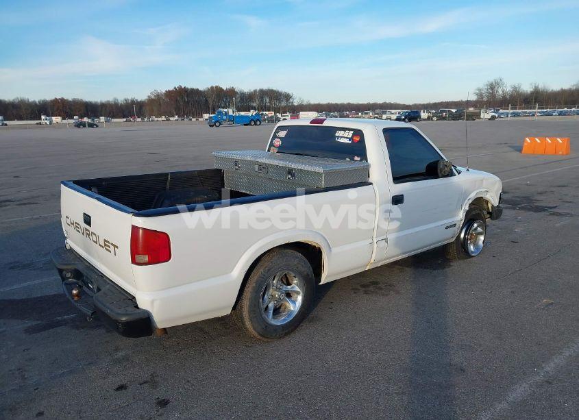 Photo 4 of 2002 Chevrolet S-10 (VIN 1GCCS145128263847)