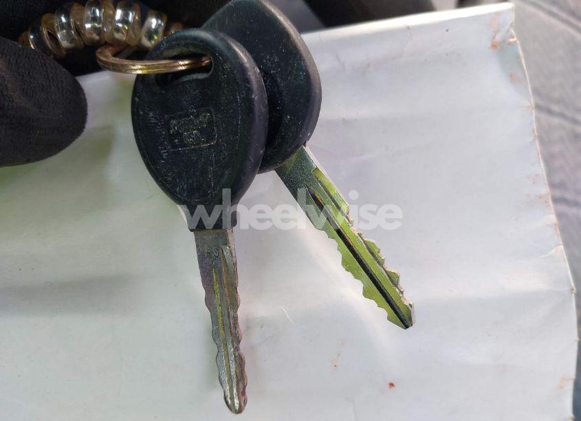 Photo 11 of 2001 Chevrolet S-10 (VIN 1GCCS145218210640)