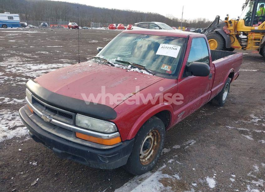 Photo 2 of 2001 Chevrolet S-10 (VIN 1GCCS145218210640)