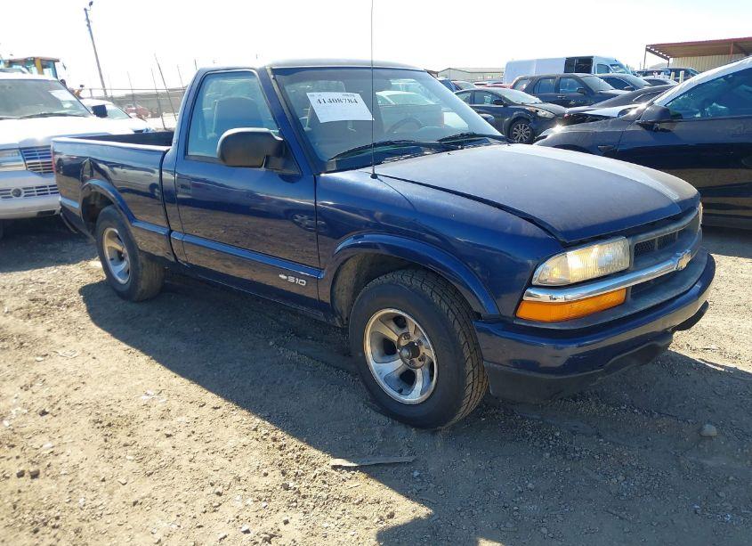 2002 Chevrolet S-10 LS (VIN 1GCCS145428171647) main photo