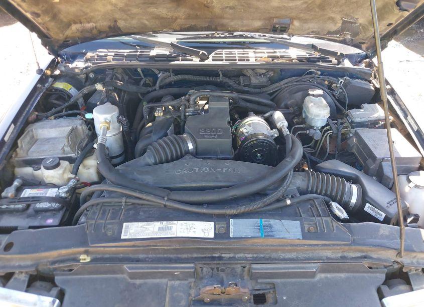 Photo 10 of 2002 Chevrolet S-10 LS (VIN 1GCCS145428171647)