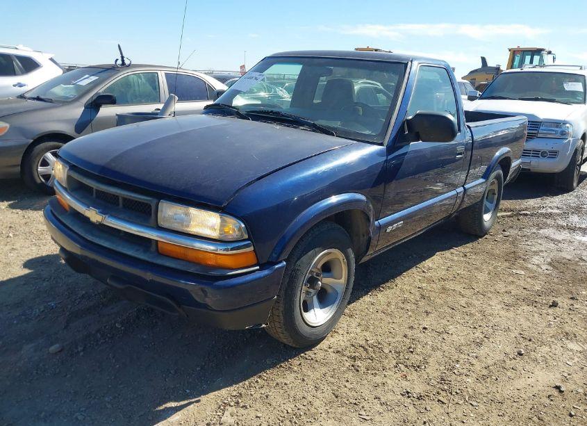 Photo 2 of 2002 Chevrolet S-10 LS (VIN 1GCCS145428171647)