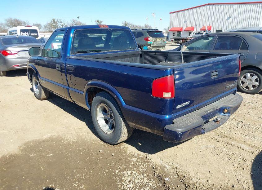 Photo 3 of 2002 Chevrolet S-10 LS (VIN 1GCCS145428171647)