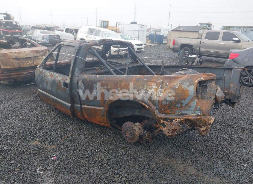 Photo 3 of 2001 Chevrolet S-10 LS (VIN 1GCCS14551K158911)