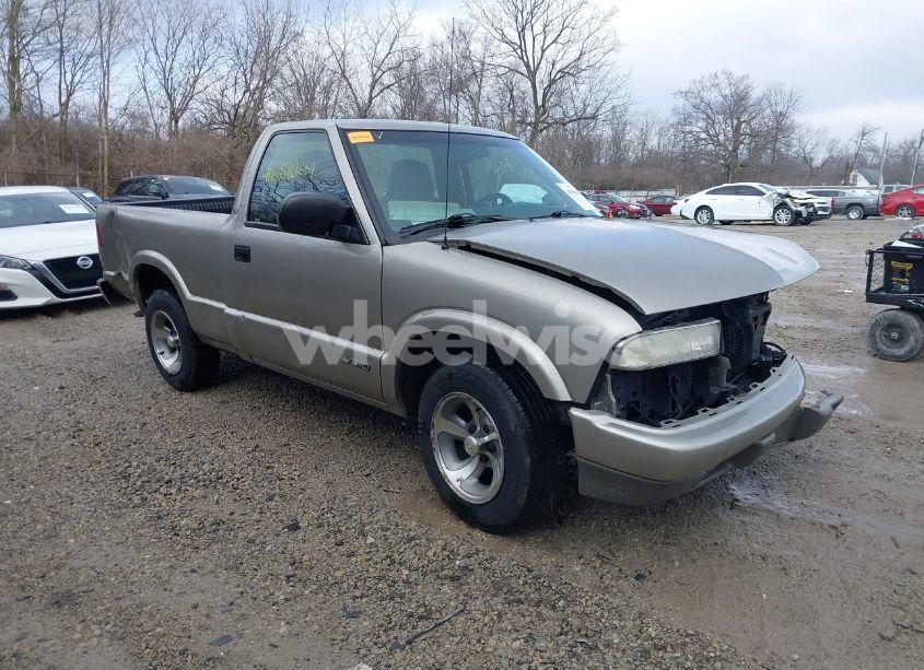 2001 Chevrolet S-10 LS (VIN 1GCCS14561K126436) main photo
