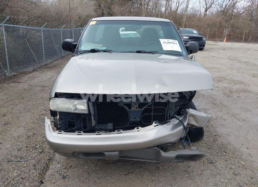 Photo 13 of 2001 Chevrolet S-10 LS (VIN 1GCCS14561K126436)