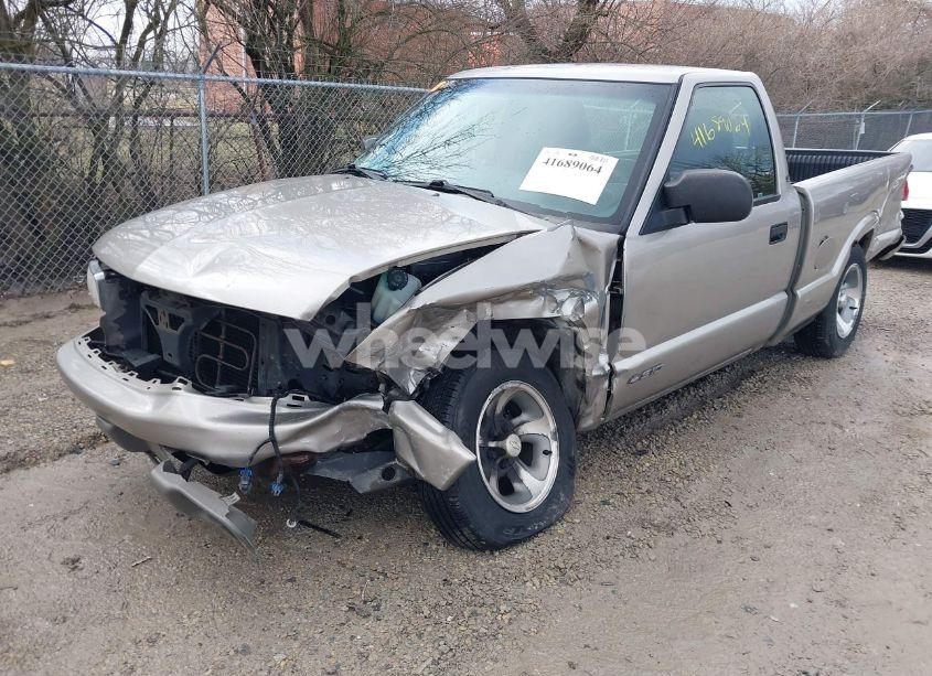 Photo 2 of 2001 Chevrolet S-10 LS (VIN 1GCCS14561K126436)