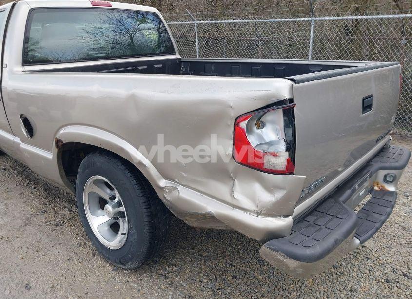 Photo 22 of 2001 Chevrolet S-10 LS (VIN 1GCCS14561K126436)