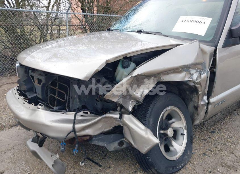 Photo 6 of 2001 Chevrolet S-10 LS (VIN 1GCCS14561K126436)