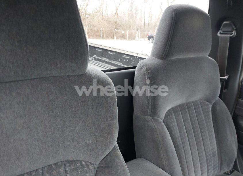 Photo 8 of 2001 Chevrolet S-10 LS (VIN 1GCCS14561K126436)